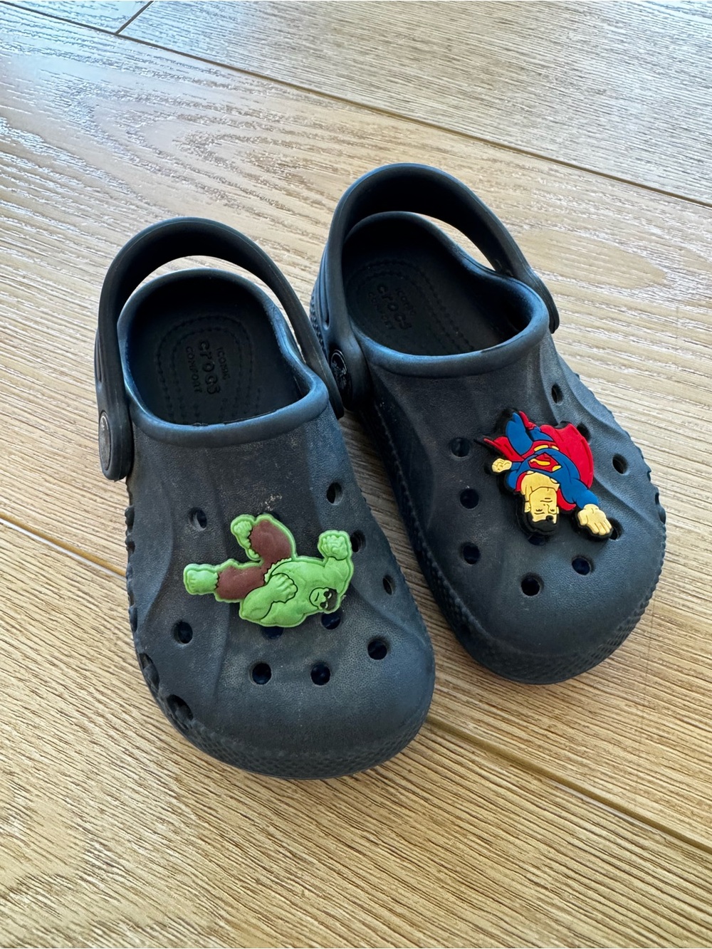 CROCS Kids Navy Blue with Superhero Charms (toddler size 7)
